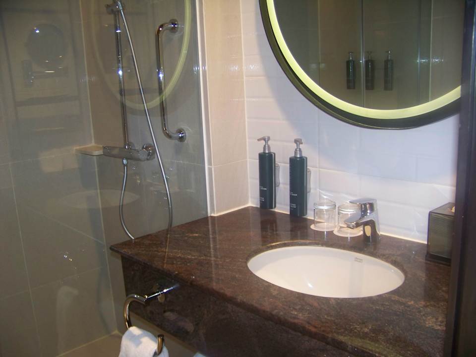 Zimmer Double Tree by Hilton Bangkok Ploenchit