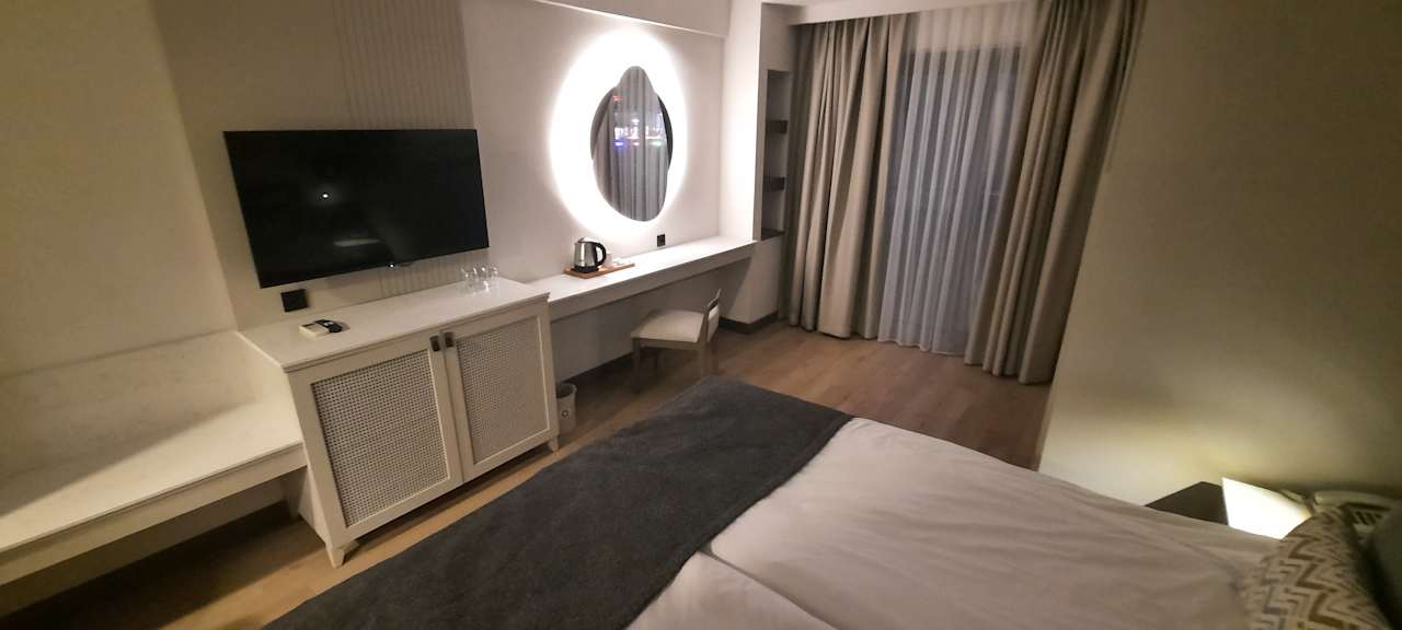 Zimmer Side Breeze Hotel