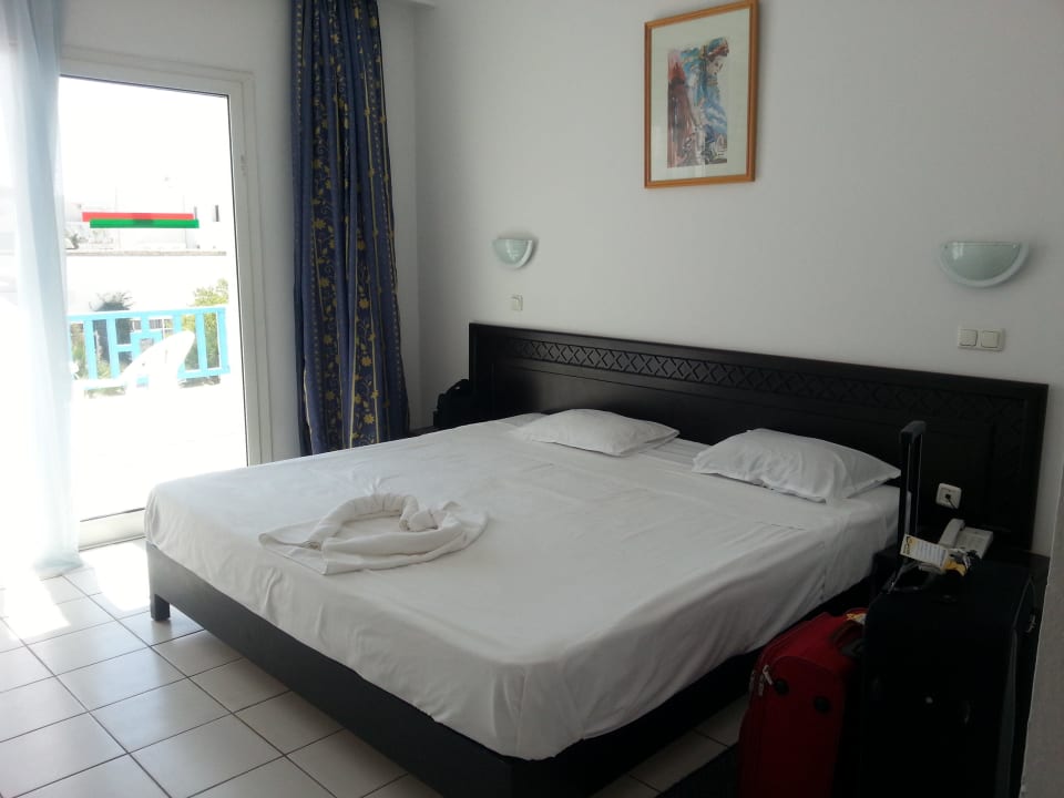 Zimmer kurz nach der Anreise. Cyclamens Mechmoum Hotel & Spa