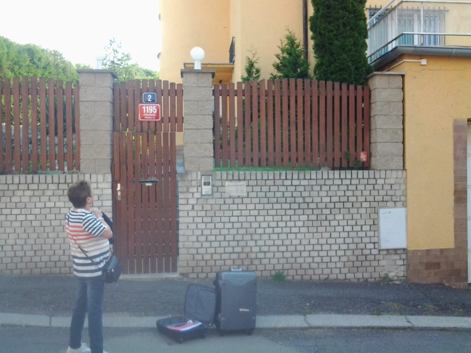 Vier Stunden vor der Tür Hotel Rainbow-Inn