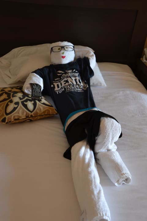 Besuch auf dem Zimmer Jaz Dar EL Madina