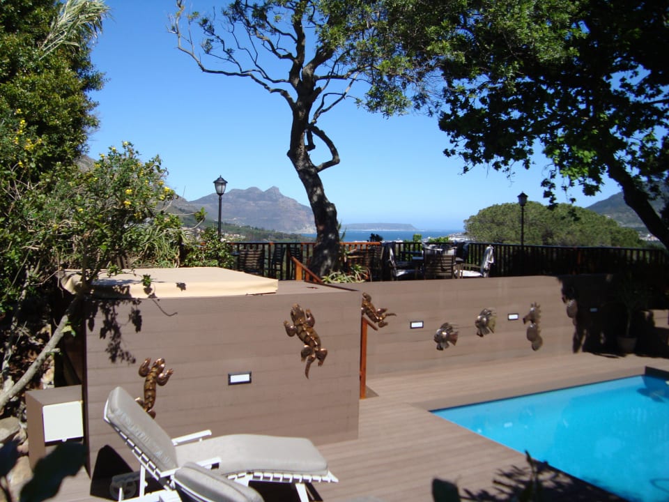 Pool, Jacuzzi und Ausblick Cap Serein Guesthouse