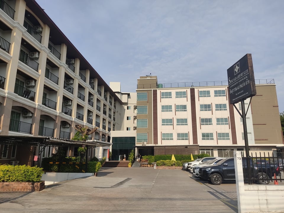 Außenansicht Hotel Sinsuvarn Airport Suite