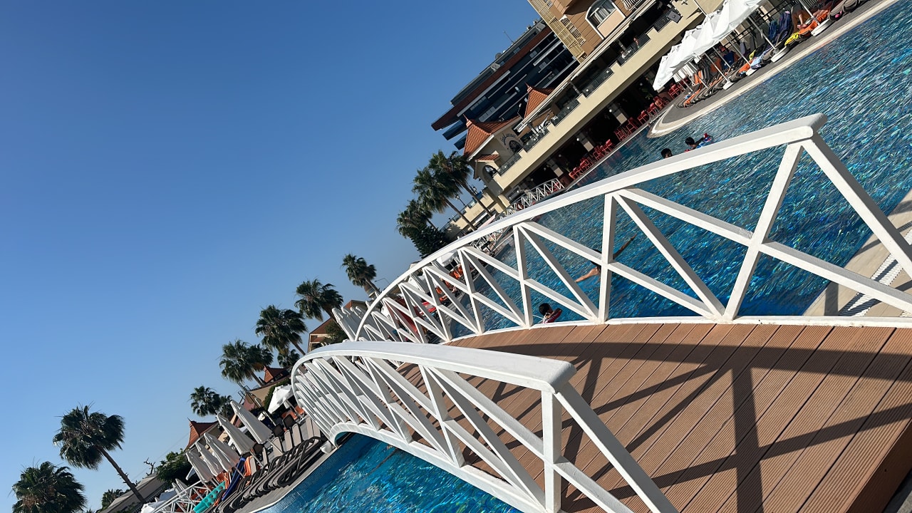 Pool Side Mare Resort & Spa