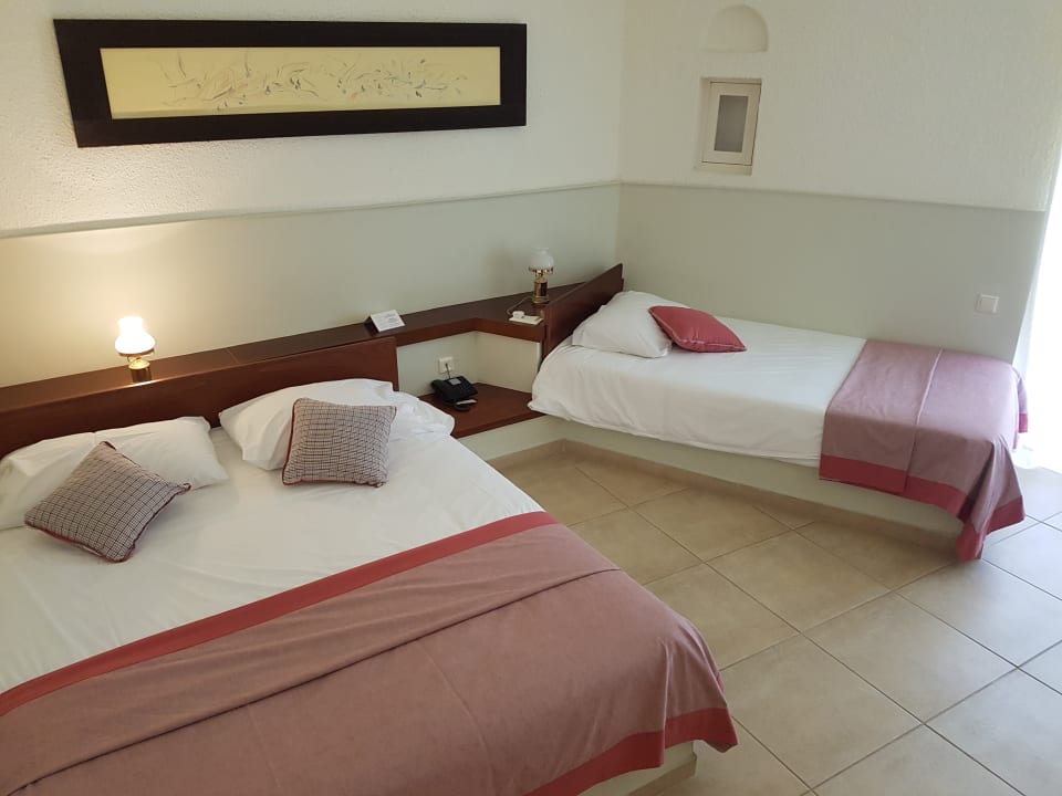 Zimmer Apollonia Beach Resort & Spa