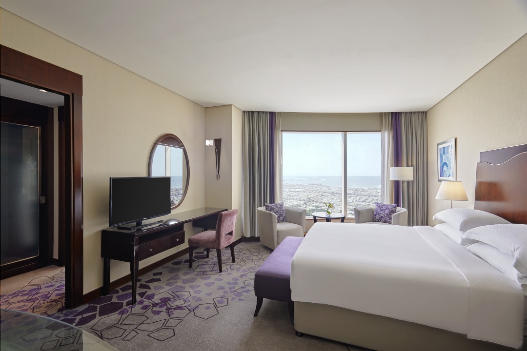 Zimmer Rose Rayhaan by Rotana