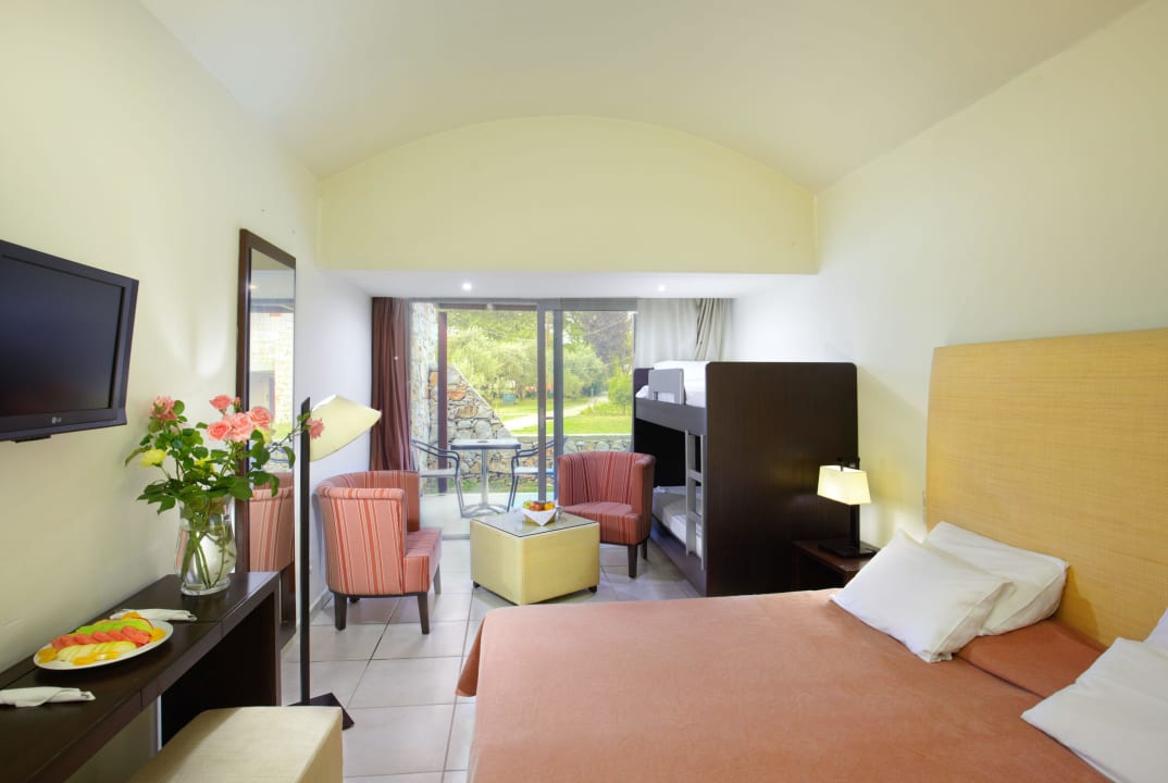 Room family bungalow Olympian Bay Grand Resort