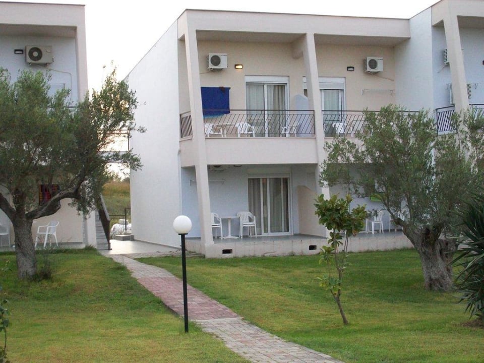 Bungalows Iris Hotel