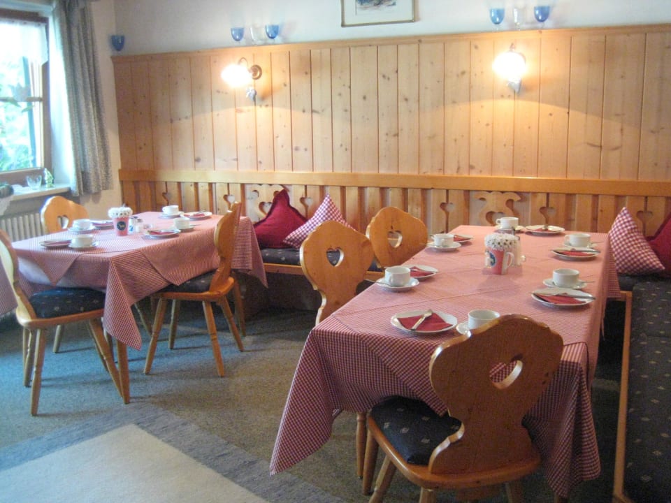 Einladender Frühstücksraum Gästehaus Rappenkopf