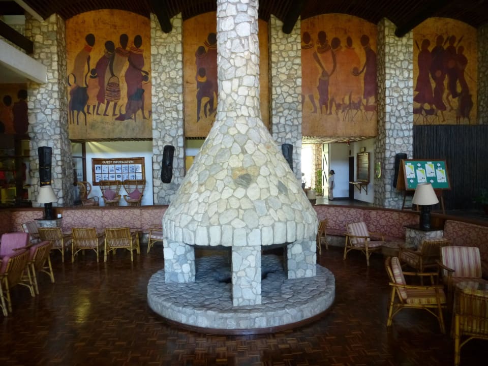 Hier kann man abends schön sitzen Taita Hills Safari Resort & Spa