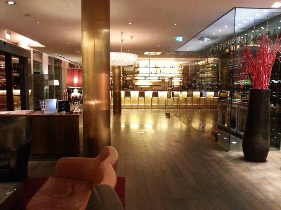 Lobby Blick  Radisson Blu Hotel Media Harbour