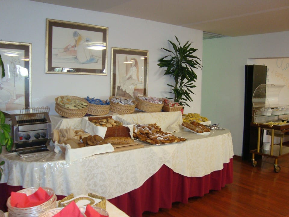 Viel Auswahl an Brot und Gebäck Fantinello Hotel