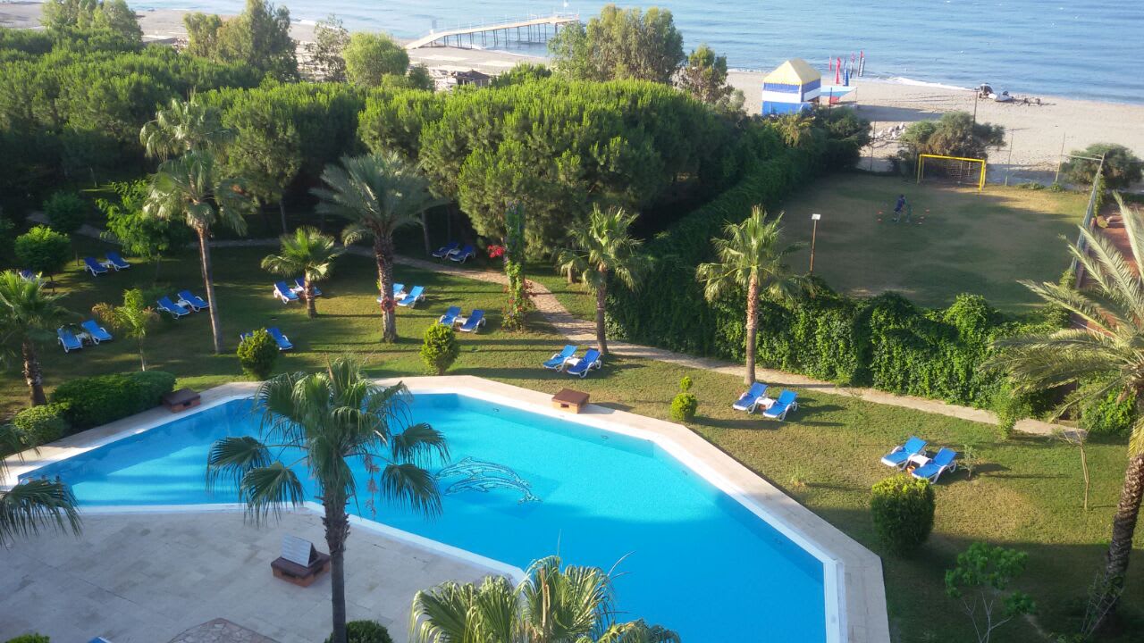 Pool Club Turtas Beach Hotel