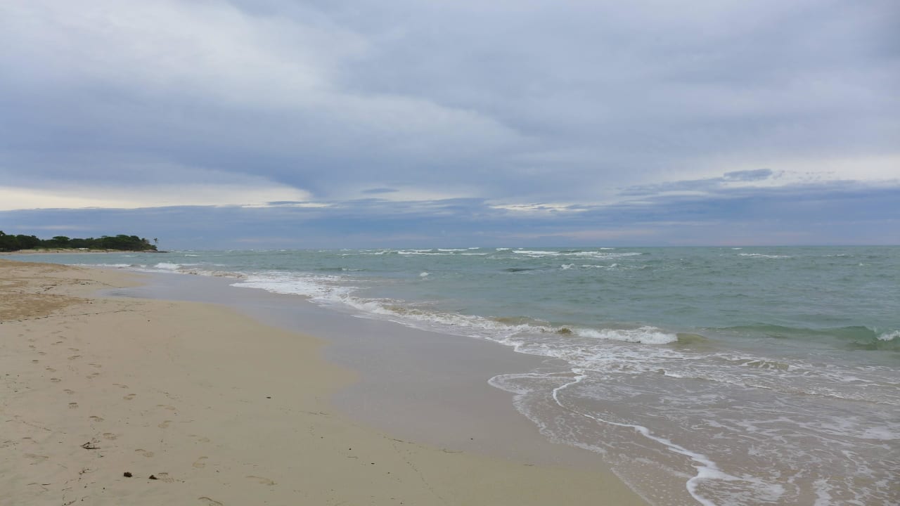 Sauberer Sandstrand Iberostar Waves Costa Dorada