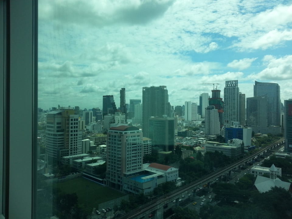Vom Zimmer im 21. Stock Eastin Grand Hotel Sathorn
