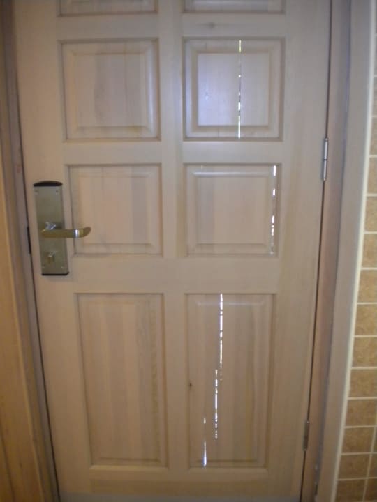 Nochmals die Tür- bessere Aufnahme VONRESORT Golden Beach