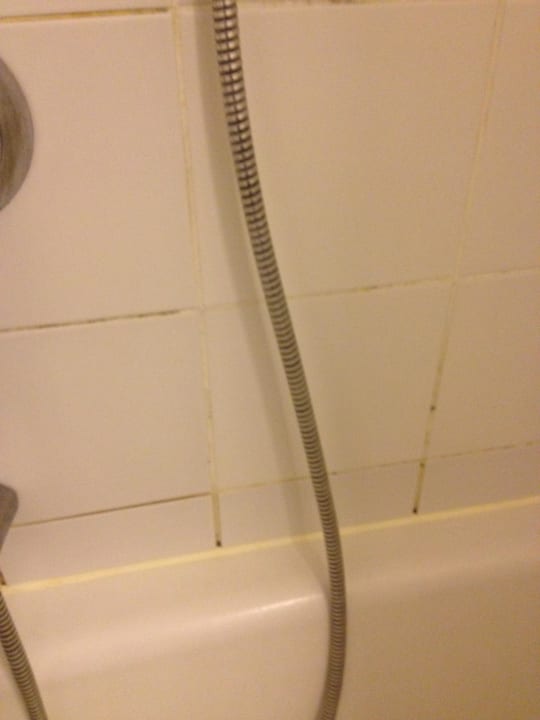 Dreckig, kalkig und schimmelig Hotel Vogelweiderhof