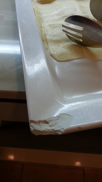 Kaputtes Serviergeschirr MLL Mediterranean Bay - Adults only