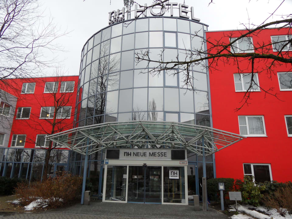 Außenansicht Eingangsbereich Hotel  NH München Messe