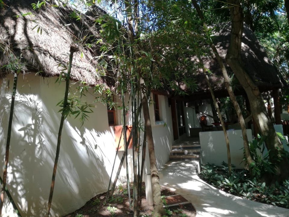 Zimmer Mahekal Beach Resort
