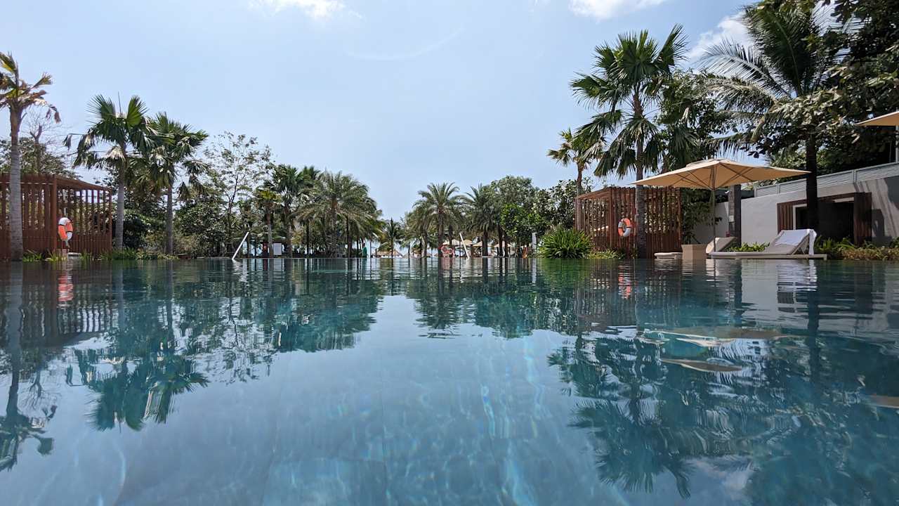 Pool Crowne Plaza Phu Quoc Starbay by IHG