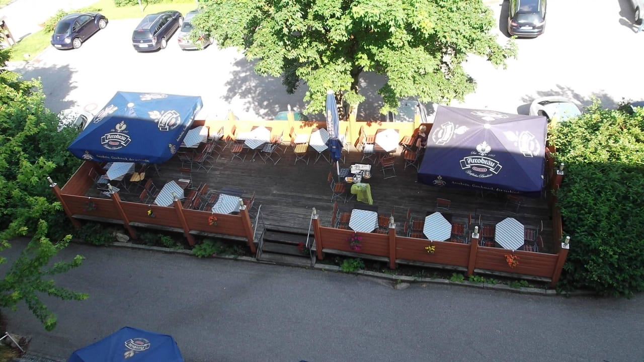 Biergarten vor dem Hotel AktiVital Hotel