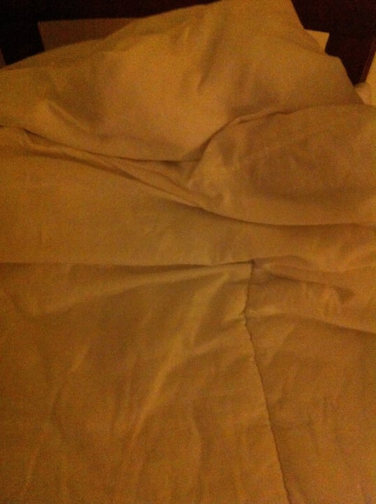 Unbezogene Bettwäsche Malikia Resort Abu Dabbab