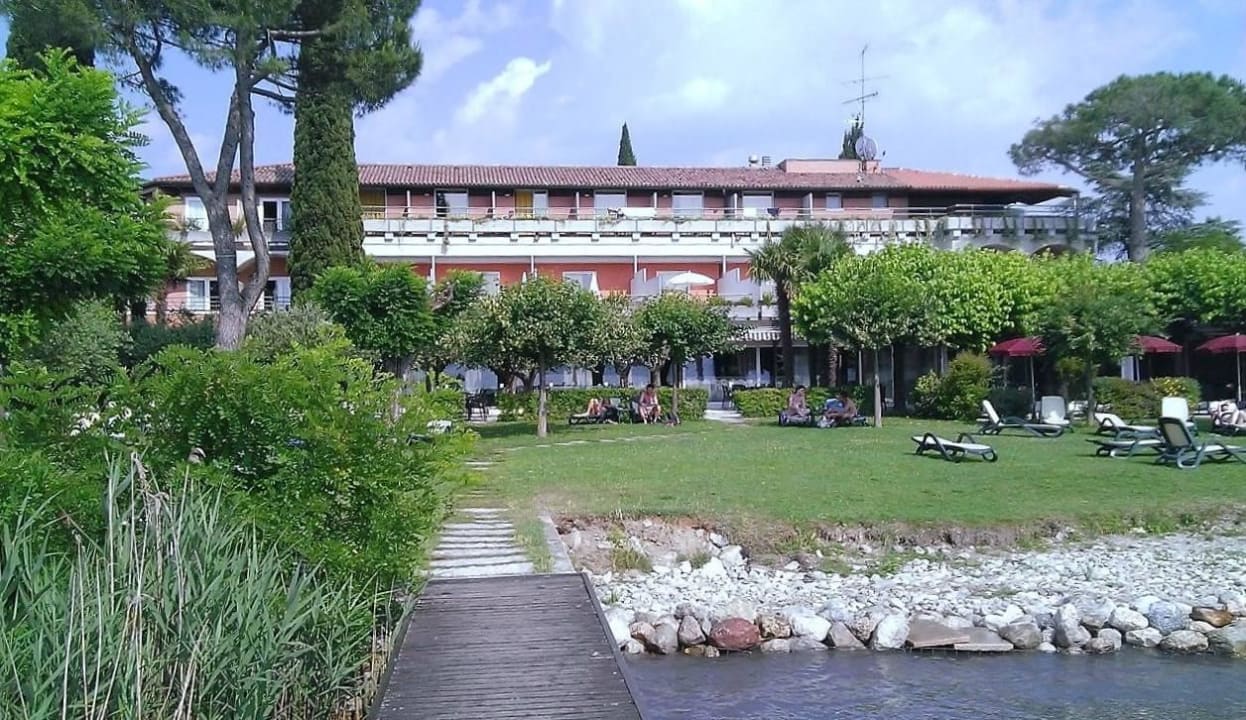 Hotelansicht vom Garten aus Hotel La Paül