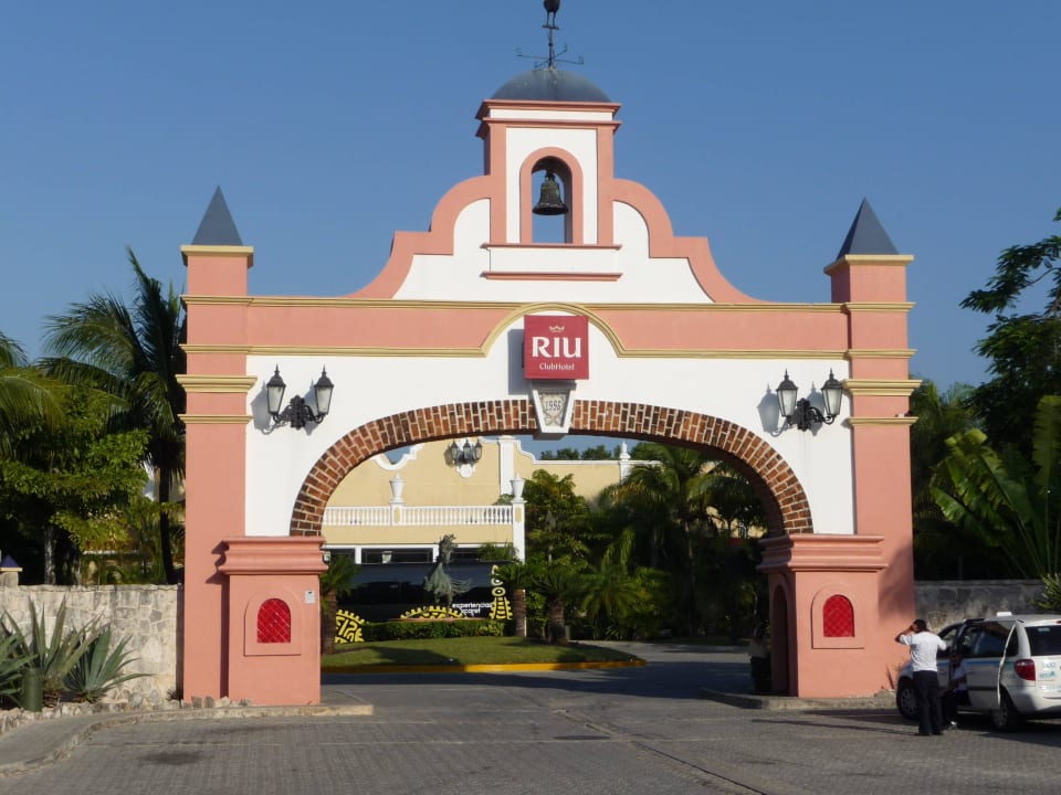 Eingang Hotel Riu Tequila