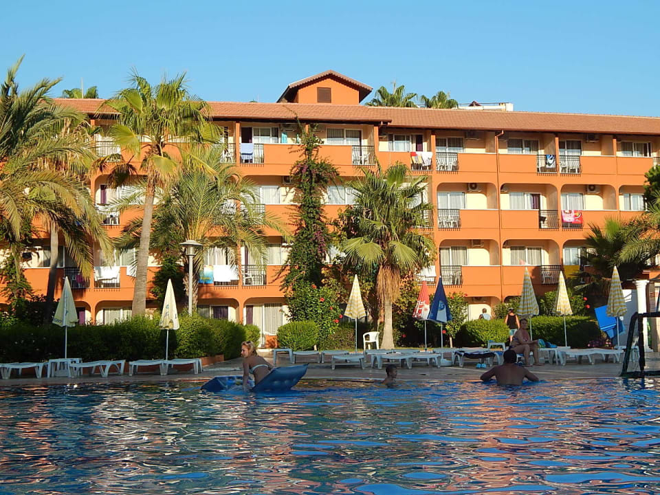 Basen Club Turtas Beach Hotel