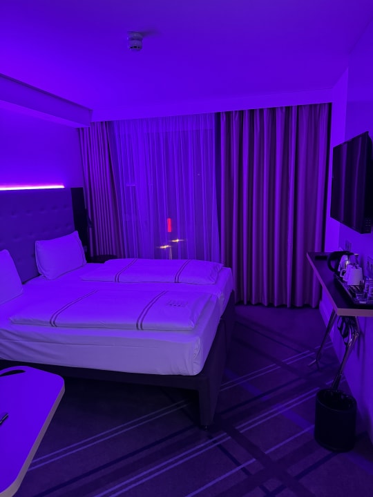 Zimmer Premier Inn Stuttgart City Centre Hotel