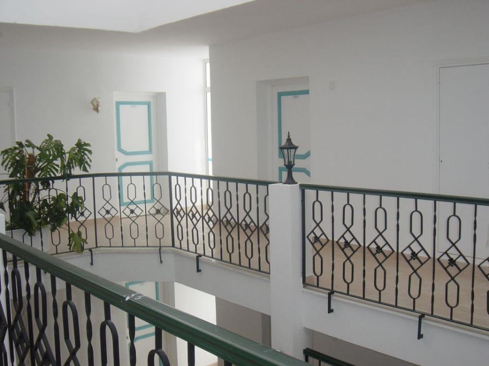 Korytarz w budynku rodzinnym Hotel Neptunia Skanes