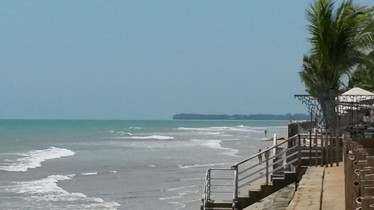 Treppe ins Wasser... Fanari Khaolak Resort - Fanari Seafront Wing