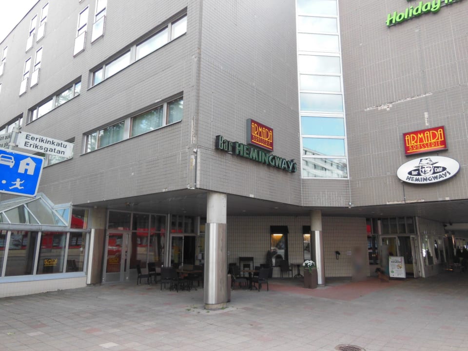 Abgeplatzte Kacheln an der Fassade Hotel Scandic Atrium