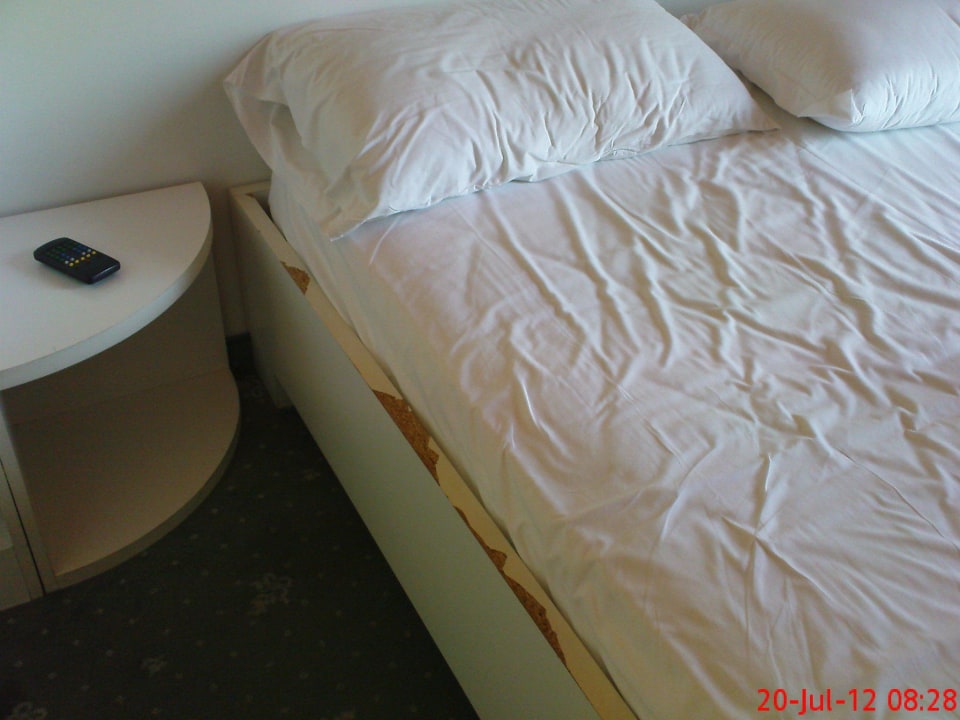 Bettgestell angefressen Diana