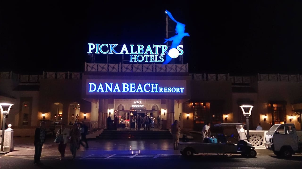 Hoteleingang Pickalbatros Dana Beach Resort - Hurghada