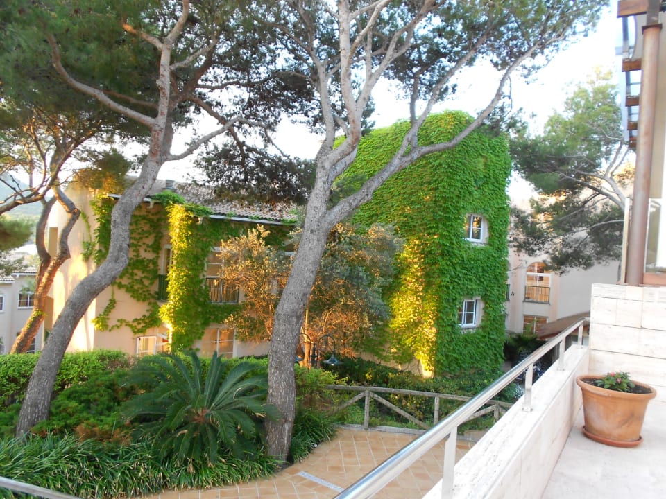 Eines der Apartment-Häuser VIVA Cala Mesquida Resort & Spa