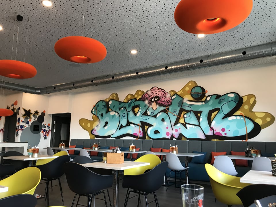 Gastro Holiday Inn - the niu, Hide Berlin Friedrichshain