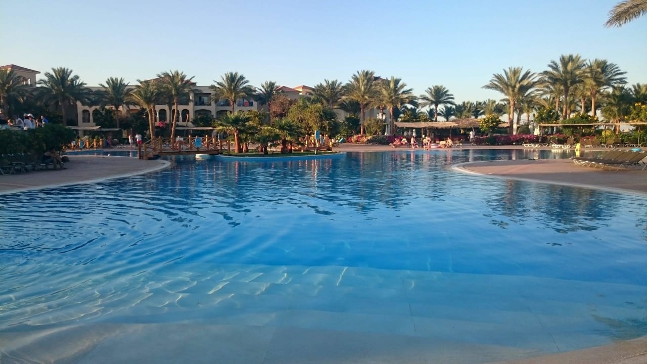Basen JAZ Mirabel Beach