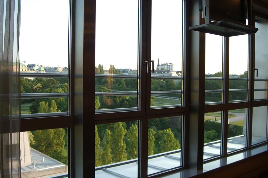 Ausblick vom Wellnessbereich Lindner Hotel Vienna Am Belvedere, part of JdV by Hyatt