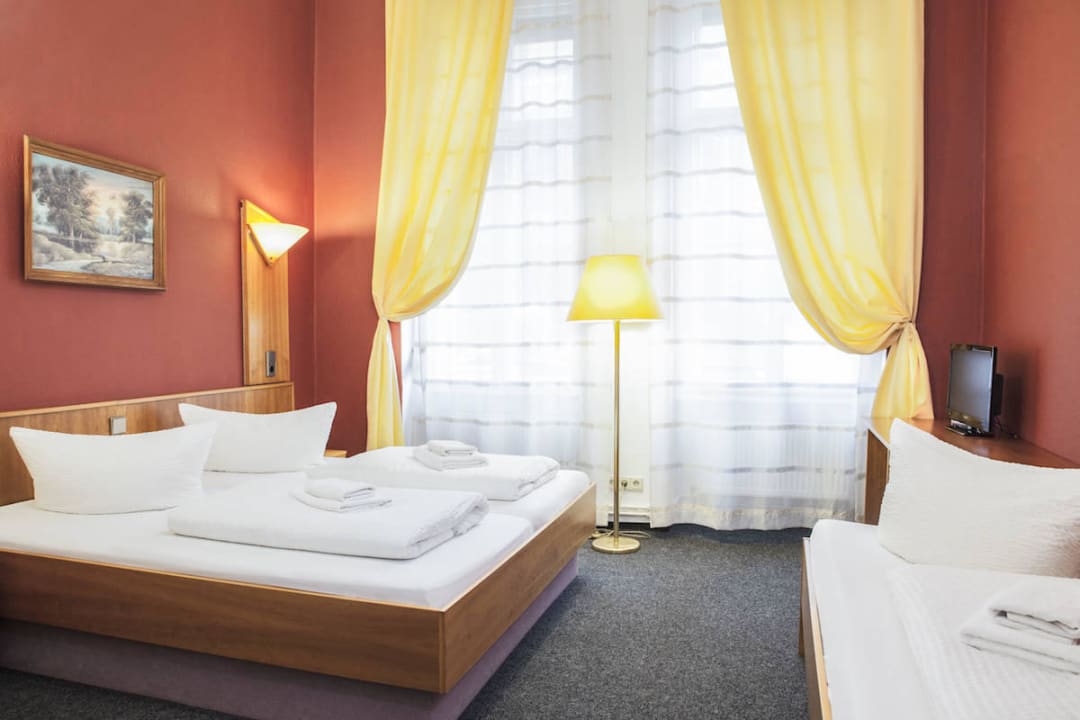 Dreibettzimmer Pension INSOR
