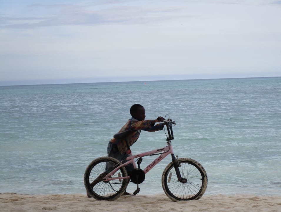 Strand Neptune Pwani Beach Resort & Spa