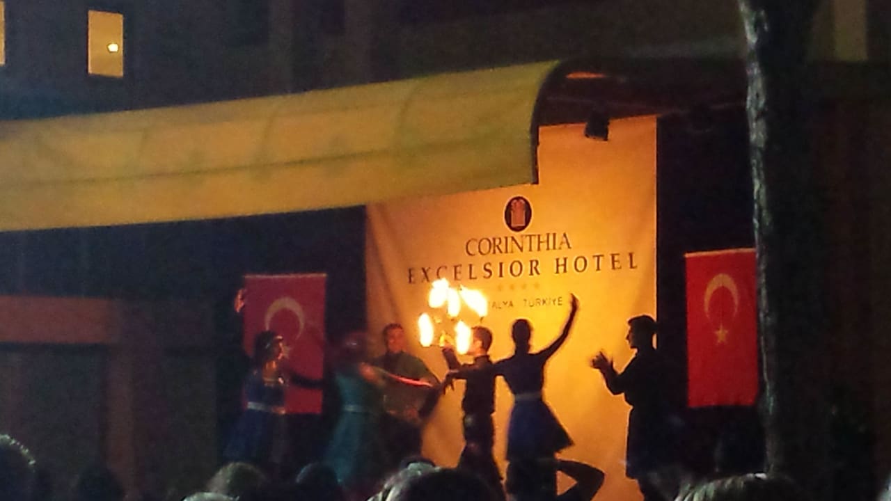 Show am Abend Asteria Collection Side