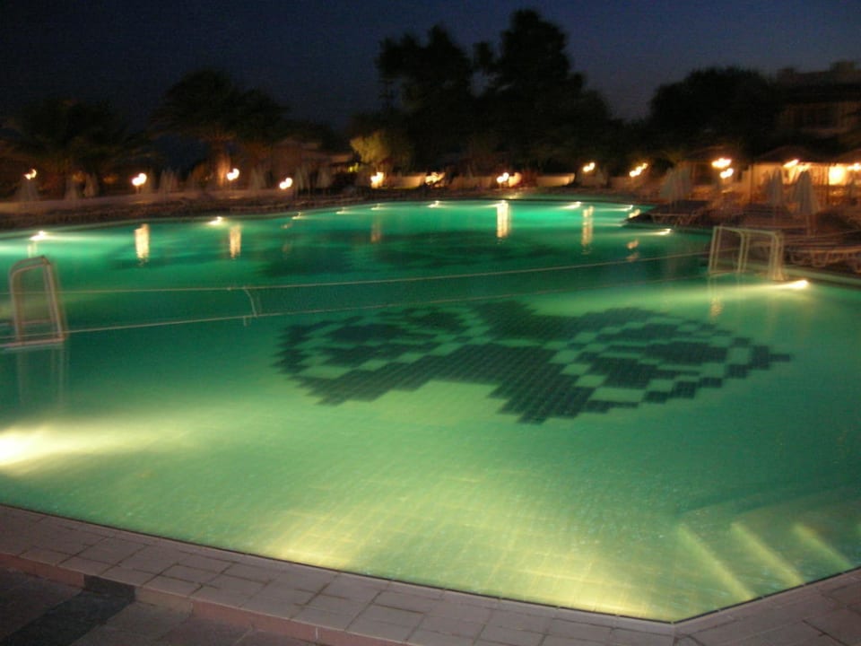 Piscina di sera Lagas Aegean Village