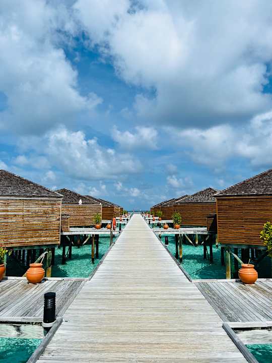 Außenansicht Vilamendhoo Island Resort & Spa