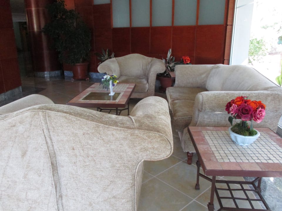 Sitzmöglichkeiten innen allsun Hotel Cristóbal Colón