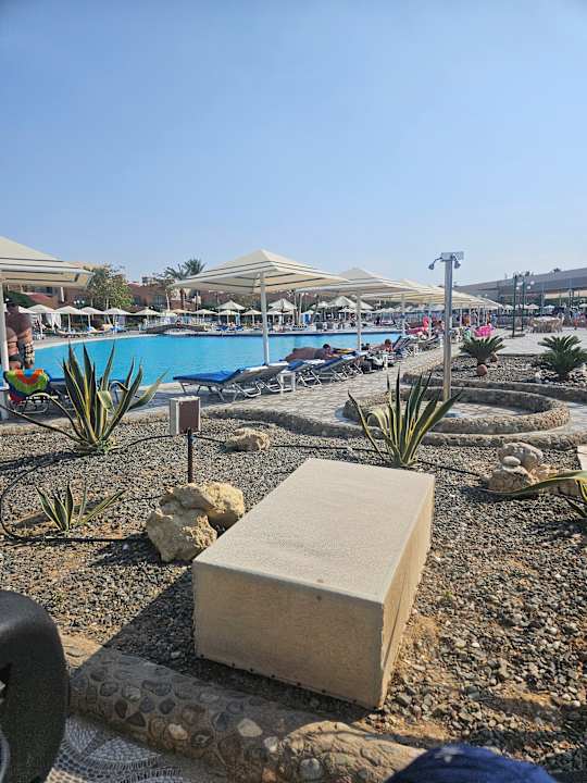 Pool Akassia Swiss Resort