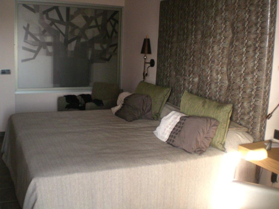 Schlafzimmer der Junior Suite Lopesan Baobab Resort