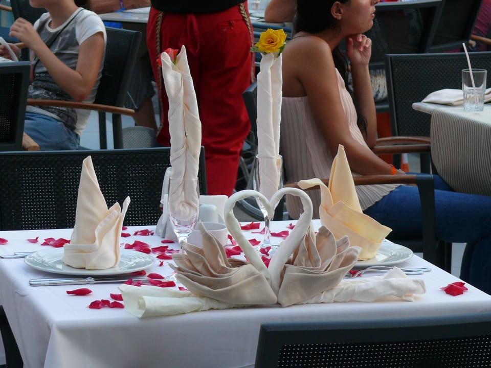 Für Hochzeitstag gedeckt Hotel Botanik Platinum