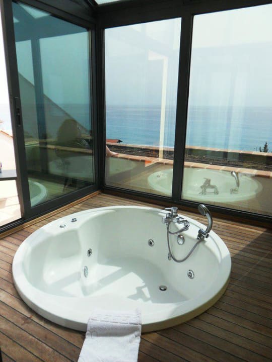 Unser Jacuzzi mit Blick aufs Meer Limak Limra Hotel & Resort